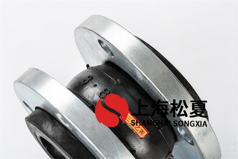 碳鋼法蘭優(yōu)質(zhì)供水設(shè)備橡膠接頭在管道中的作用有哪些？